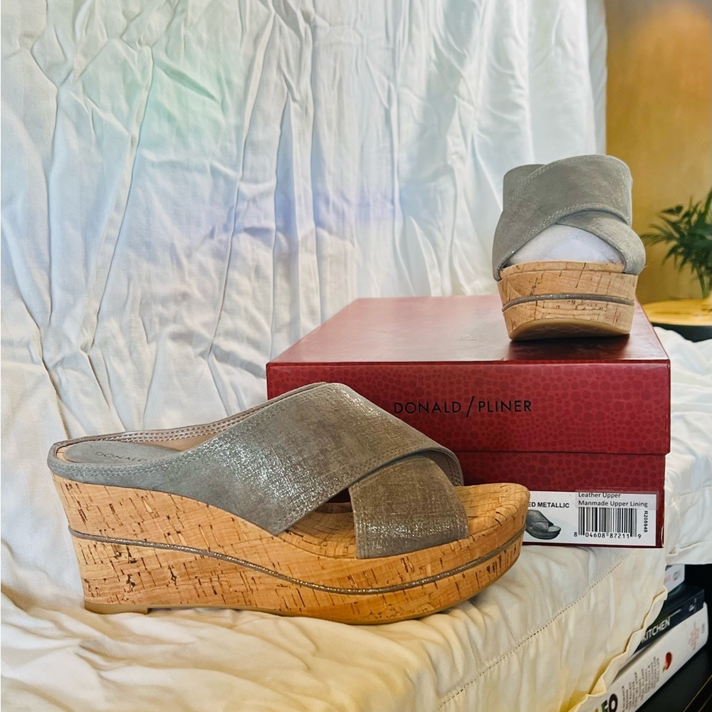 Donald Pliner Dacato Wedge NWT